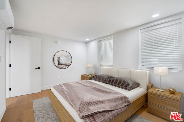 12320 MONTANA Avenue, Los Angeles CA: https://media.crmls.org/mediaz/fe035f0c-5436-424f-8191-bc6a5c2abd7a.jpg