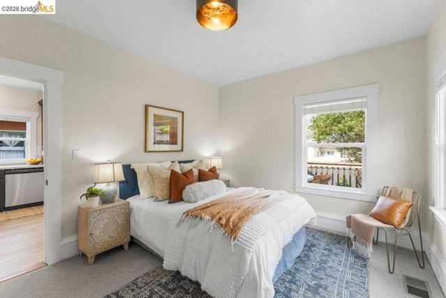 Image 28 of 52 For 1072 57th St