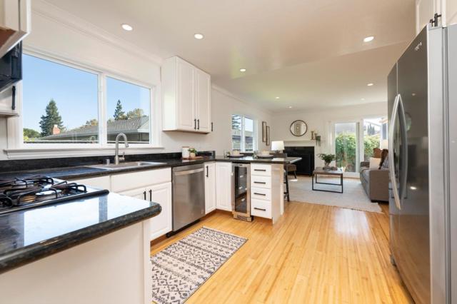 1035 Valota Road, Redwood City CA: https://media.crmls.org/mediaz/fe03fb23-82f0-4382-9f93-a64e5306affd.jpg