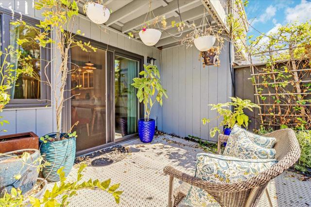 1757 30th Avenue, Santa Cruz CA: https://media.crmls.org/mediaz/fe05a9dc-578b-4d58-8d6c-d02f7f558cdc.jpg