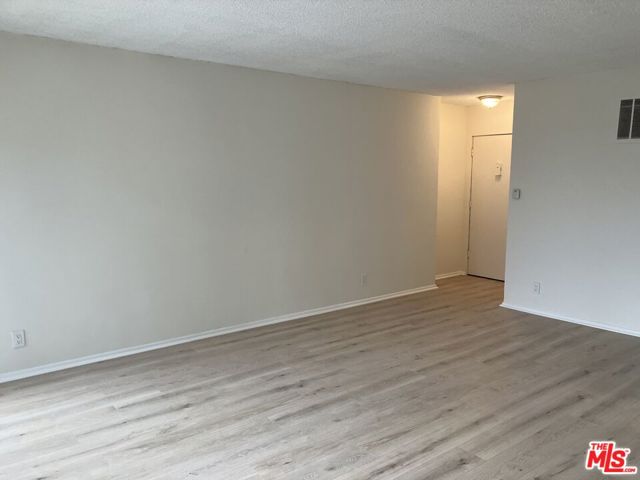 7521 Hampton Avenue, West Hollywood CA: https://media.crmls.org/mediaz/fe05c403-ac5f-4b31-9b81-96a6a28cefe8.jpg