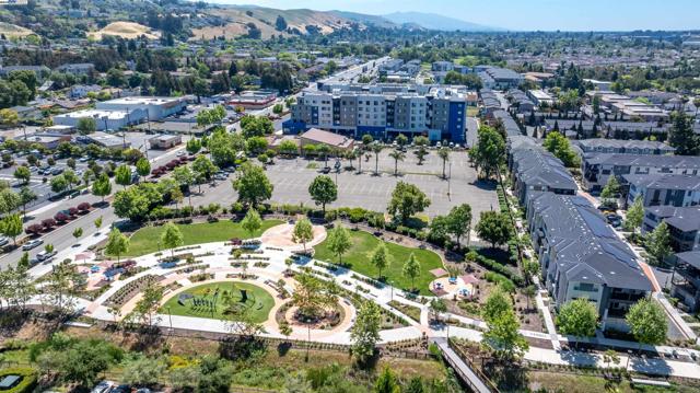 29231 Hub Ct, Hayward CA: https://media.crmls.org/mediaz/fe060308-c796-4667-8c57-bf32b60bc4eb.jpg