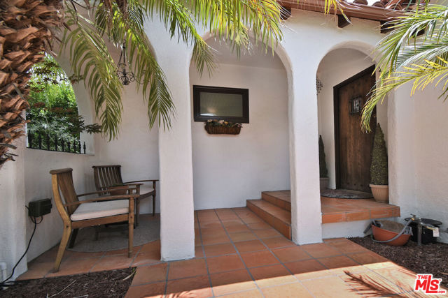 10344 Woodbridge Street, Toluca Lake CA: https://media.crmls.org/mediaz/fe0630bb-e389-4f04-bb15-b5d8ee040bb8.jpg