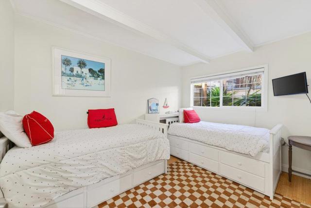 619 Beach Drive, Aptos CA: https://media.crmls.org/mediaz/fe071841-bad2-4222-a090-d8ca3eac9b7a.jpg