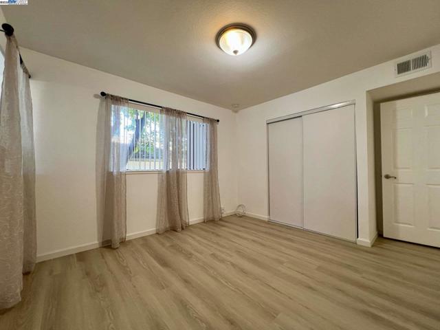 3287 Shadow Park Pl, San Jose CA: https://media.crmls.org/mediaz/fe076826-732f-46ce-8cff-0aa8613191cc.jpg