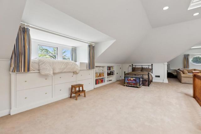 900 University Avenue, Palo Alto CA: https://media.crmls.org/mediaz/fe084d78-5aa6-434e-85c5-4e913107a162.jpg