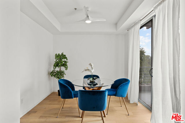 4180 Fair Avenue, Studio City CA: https://media.crmls.org/mediaz/fe08f7d3-82e6-4c3c-87f9-f9592c2b986d.jpg