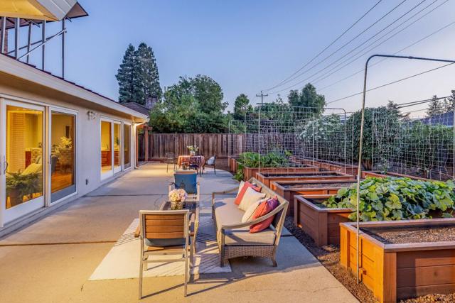 12457 BROOKGLEN Drive, Saratoga CA: https://media.crmls.org/mediaz/fe08fe9c-ab43-4c3d-8fa2-ad8b0fdaf751.jpg