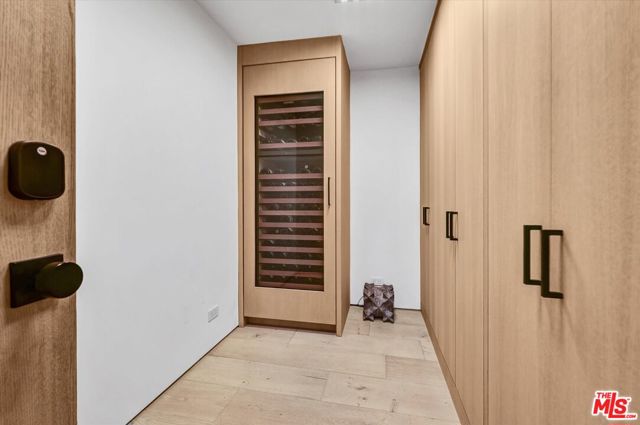 999 N Doheny Drive, West Hollywood CA: https://media.crmls.org/mediaz/fe09a1c7-f17a-4209-bb8e-4a58a660d92b.jpg