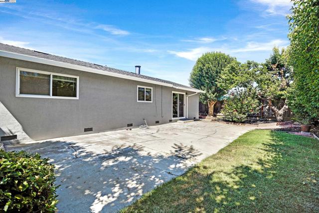 36560 Lakewood Dr, Newark CA: https://media.crmls.org/mediaz/fe0a0bac-b1f1-4c2c-a728-71876b6e5498.jpg