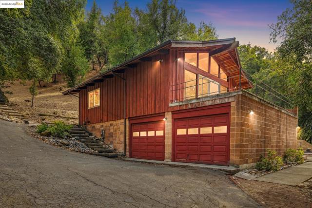 5201 Alhambra Valley Rd, Martinez CA: https://media.crmls.org/mediaz/fe0a3d0e-6788-4c5a-b543-32cf3182328e.jpg