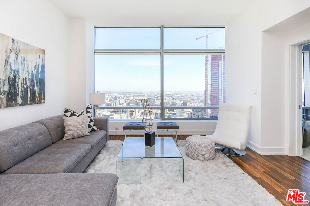 900 W Olympic Boulevard #31E