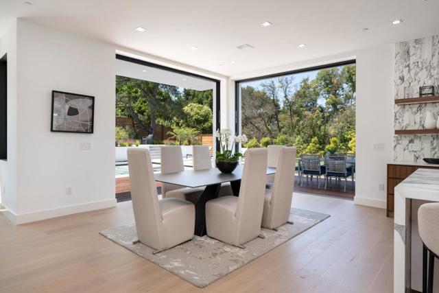 3964 Jefferson Avenue, Redwood City CA: https://media.crmls.org/mediaz/fe0a9c6a-3366-43fb-895c-0c626772c35f.jpg