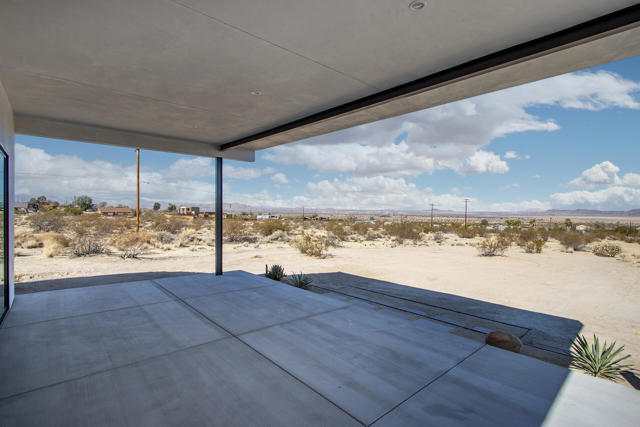 66050 Cottonwood Drive, Joshua Tree CA: https://media.crmls.org/mediaz/fe0ab15b-e6d5-4b44-bb5a-9965158d09e3.jpg