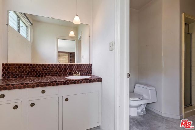 1591 Sunset Plaza Drive, Los Angeles CA: https://media.crmls.org/mediaz/fe0bd730-5501-439f-8831-fe652ef6cce1.jpg