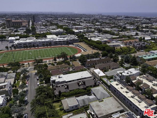 938 15th Street, Santa Monica CA: https://media.crmls.org/mediaz/fe0bdc8e-d15d-4e42-b26c-707c21e2bf0c.jpg