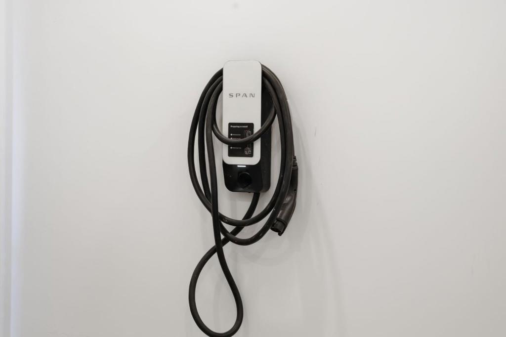 https://media.crmls.org/mediaz/fe0c74d5-3903-47eb-8fe7-7456e20a73af.jpg?preset=X-Large