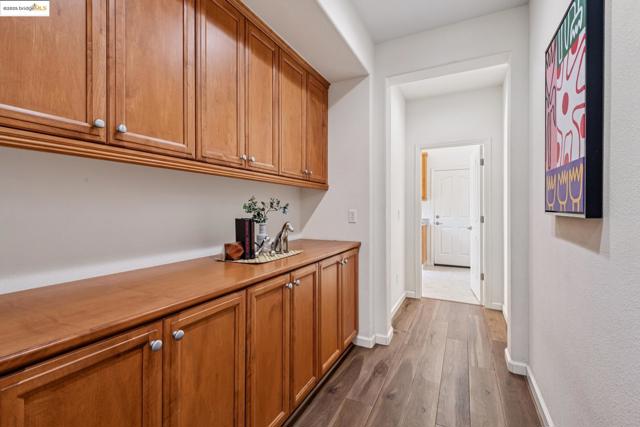 1027 Azuar Drive, Vallejo CA: https://media.crmls.org/mediaz/fe0c95e4-ef90-4224-9030-c04435325c59.jpg