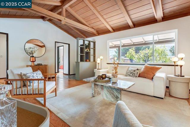 25 Whitehall Dr, Orinda CA: https://media.crmls.org/mediaz/fe0cc10c-ee7a-47cb-b13e-cff227addcef.jpg