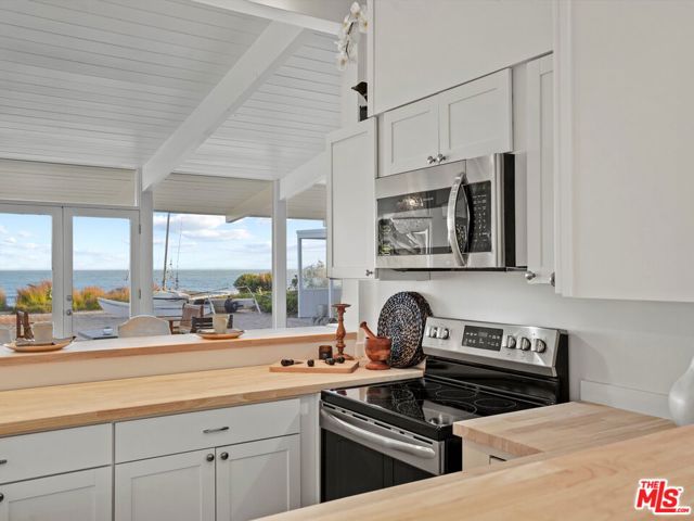 31284 Broad Beach Road photo 5
