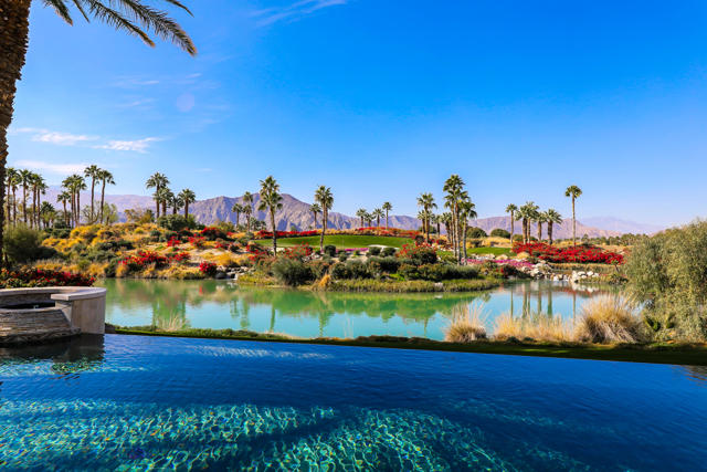 52345 Via Savona, La Quinta CA: https://media.crmls.org/mediaz/fe0d57d2-c30d-42ff-a6d1-3eb02f382ae9.jpg