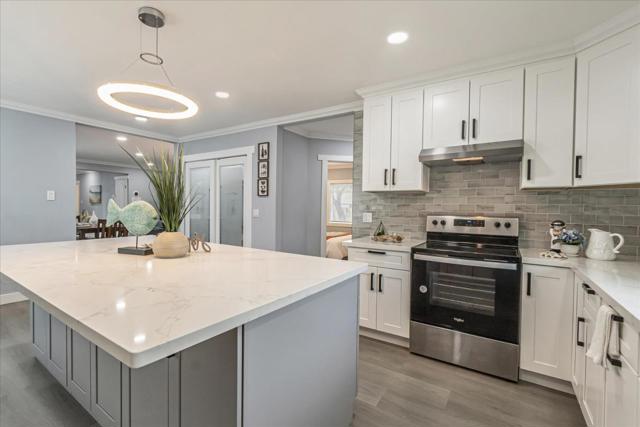 833 E Hedding Street, San Jose CA: https://media.crmls.org/mediaz/fe0ec1ea-c8ac-42cf-abb8-e877174cf839.jpg