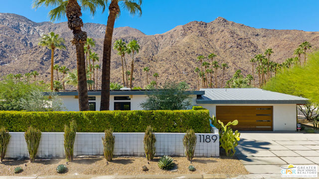 1189 N Rose Avenue, Palm Springs CA: https://media.crmls.org/mediaz/fe0f29cb-f201-4f36-b218-5c9c07e75205.jpg