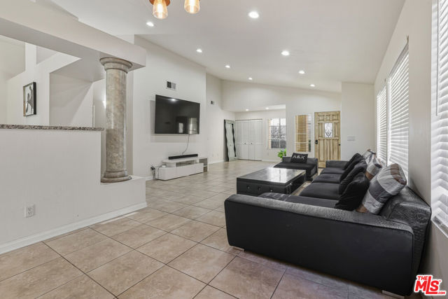 2538 Lowell Court photo 4