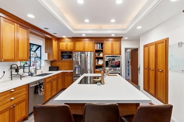 Detail Gallery Image 14 of 57 For 11724 Shadow Valley Rd, El Cajon,  CA 92020 - 5 Beds | 3 Baths