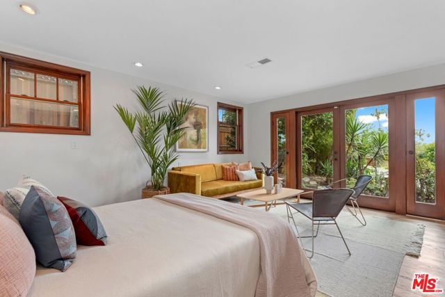 1409 Waterloo Street, Los Angeles CA: https://media.crmls.org/mediaz/fe0fb252-bcb3-474a-9d05-a16ec575c0b0.jpg