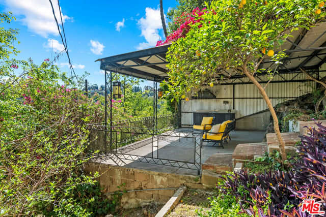 3736 Clayton Avenue, Los Angeles CA: https://media.crmls.org/mediaz/fe107cb9-bcb3-4d14-9bb2-d3a2446d48d6.jpg