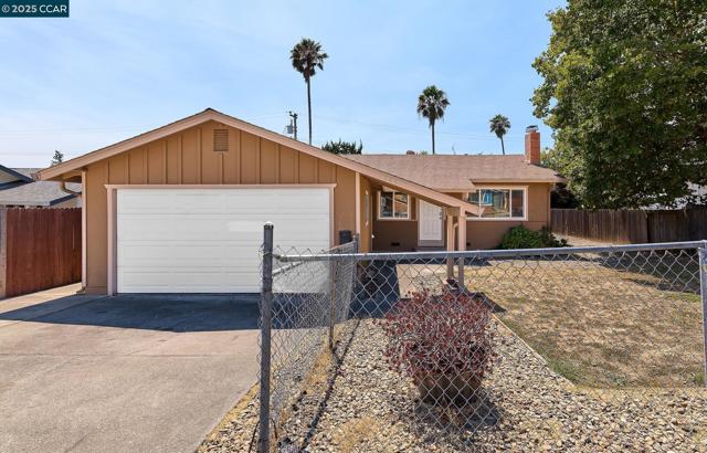 345 Swan Way, Vallejo CA: https://media.crmls.org/mediaz/fe11fdf4-2b3e-4449-84b3-d0f2b4c8852e.jpg