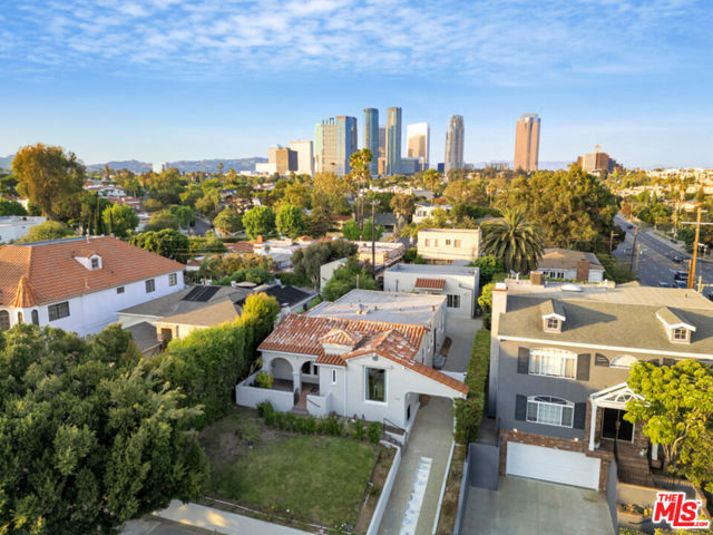 2148 Prosser Avenue, Los Angeles CA: https://media.crmls.org/mediaz/fe12797d-ccb6-4101-9e68-79208714c569.jpg