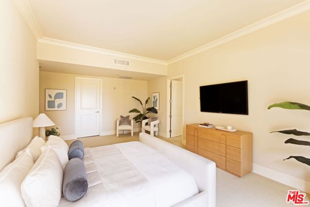 10727 Wilshire Boulevard, Los Angeles CA: https://media.crmls.org/mediaz/fe13620c-f723-44e2-b14e-f2f39d3ca9bc.jpg