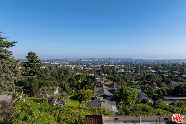 Image 18 of 75 For 1830 Sierra Bonita Avenue