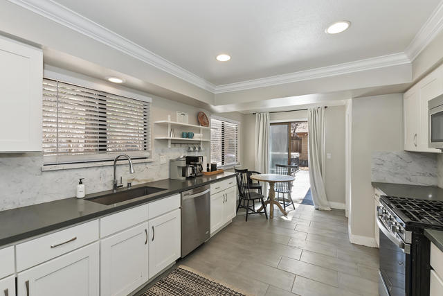 271 Bluebird Court, Big Bear CA: https://media.crmls.org/mediaz/fe13e470-7515-49c6-adf3-90e0861ce147.jpg