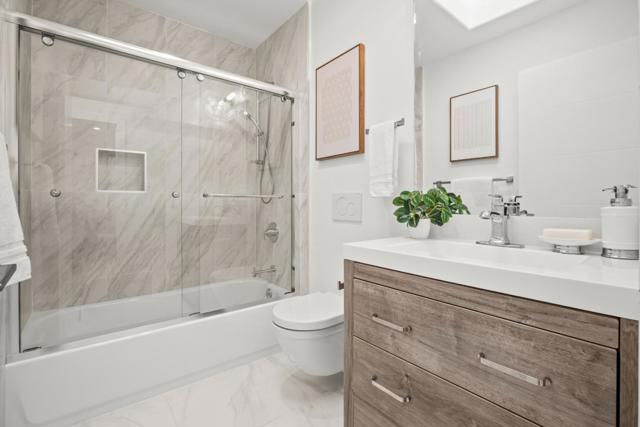 1300 2nd Avenue, San Mateo CA: https://media.crmls.org/mediaz/fe1407dd-36d2-42e9-a750-4d2897833325.jpg