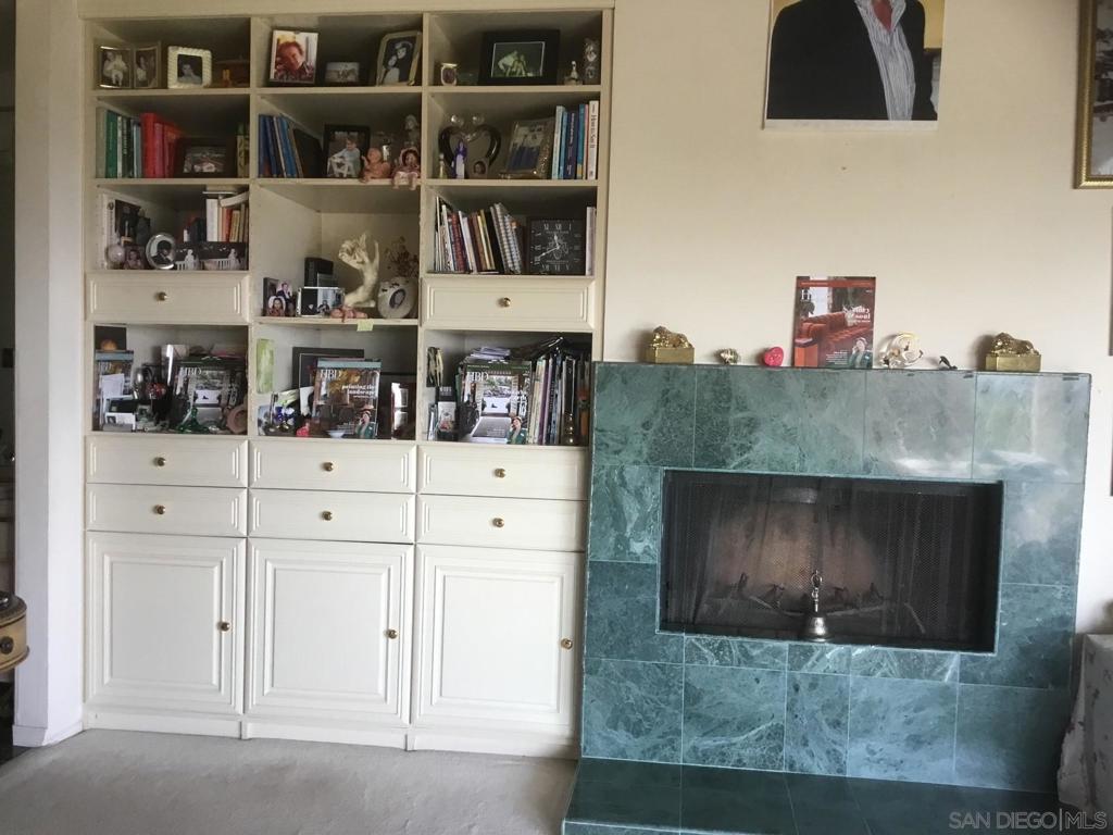 https://media.crmls.org/mediaz/fe149ef0-01f4-45e6-81d9-f671ce4fcfff.jpg?preset=X-Large