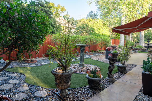 1694 Margate Place, Westlake Village CA: https://media.crmls.org/mediaz/fe14c456-d5da-43ef-9cca-8be1c0d41b18.jpg