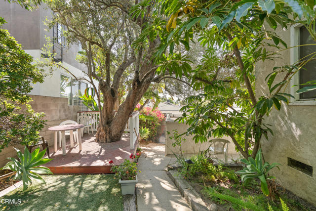 2740 Auburn Street, Los Angeles CA: https://media.crmls.org/mediaz/fe1595eb-6f87-4541-97d8-0deab9f5cf3d.jpg