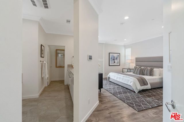 12923 Bluff Creek Drive, Los Angeles CA: https://media.crmls.org/mediaz/fe163b8c-8a35-4535-ba75-779f7ef6e45d.jpg