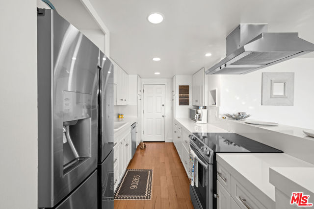 23908 De Ville Way, Malibu CA: https://media.crmls.org/mediaz/fe164c8a-7106-4d45-9368-ea8405b7ba2c.jpg