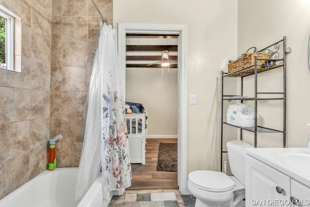 157 59 Natal WAY, Vista CA: https://media.crmls.org/mediaz/fe1650d5-9f2e-4e9a-8fd6-bc0b59232ca2.jpg