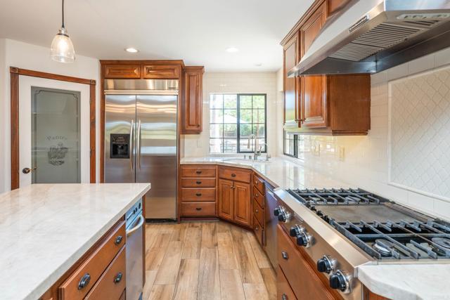 Detail Gallery Image 16 of 70 For 1210 Cypress Dr, Vista,  CA 92084 - 5 Beds | 4 Baths