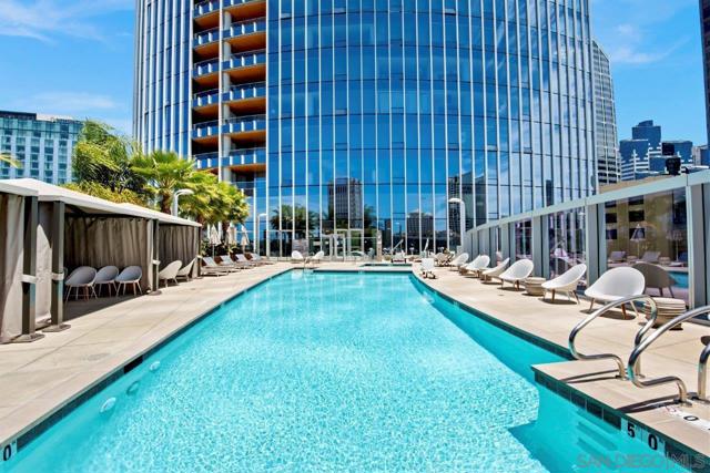 888 W E Street, San Diego CA: https://media.crmls.org/mediaz/fe16a245-9734-4583-8894-efe61a3bde81.jpg