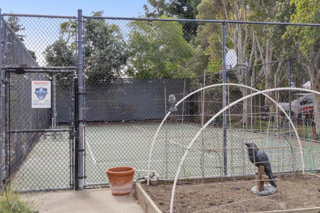 1016 Shoreline Drive, San Mateo CA: https://media.crmls.org/mediaz/fe16a958-a4d1-4a46-895c-c94a252491e0.jpg