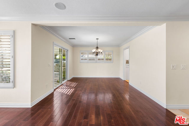 26065 Bellis Drive, Valencia CA: https://media.crmls.org/mediaz/fe16f908-549c-4619-b4ac-41ab69931ea2.jpg