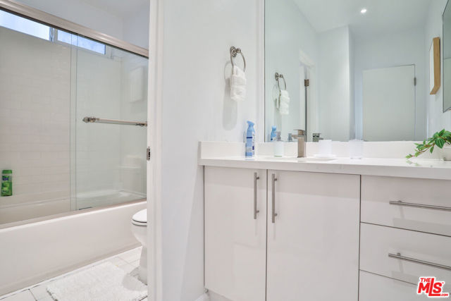 2207 Ocean Front Walk, Venice CA: https://media.crmls.org/mediaz/fe1763e9-bfff-4576-97bd-fe33cbccdbb9.jpg