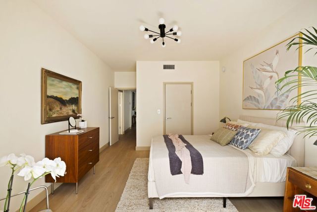 1717 Malcolm Avenue, Los Angeles CA: https://media.crmls.org/mediaz/fe17ee62-9d5c-4722-9e83-90a017b6ecf9.jpg