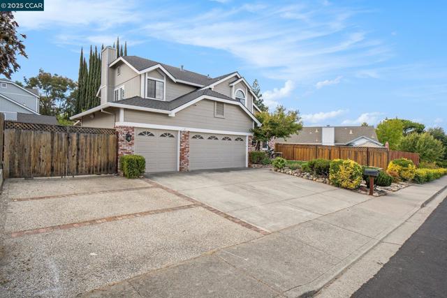 924 Flintrock Drive, Antioch CA: https://media.crmls.org/mediaz/fe183688-6be6-4d57-8d28-9263a379df7f.jpg